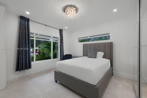Villa ou maison à vendre à Pompano Beach, Floride: 5 chambres, 317.54 m2 № 2085819 - photo 25