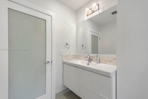 Villa ou maison à vendre à Pompano Beach, Floride: 5 chambres, 317.54 m2 № 2085819 - photo 16