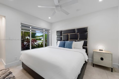 Villa ou maison à vendre à Pompano Beach, Floride: 5 chambres, 317.54 m2 № 2085819 - photo 23