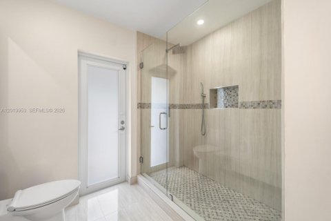 Villa ou maison à vendre à Pompano Beach, Floride: 5 chambres, 317.54 m2 № 2085819 - photo 15