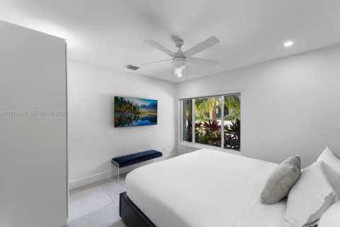 Villa ou maison à vendre à Pompano Beach, Floride: 5 chambres, 317.54 m2 № 2085819 - photo 28