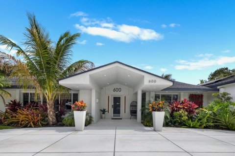 Villa ou maison à vendre à Pompano Beach, Floride: 5 chambres, 317.54 m2 № 2085819 - photo 2