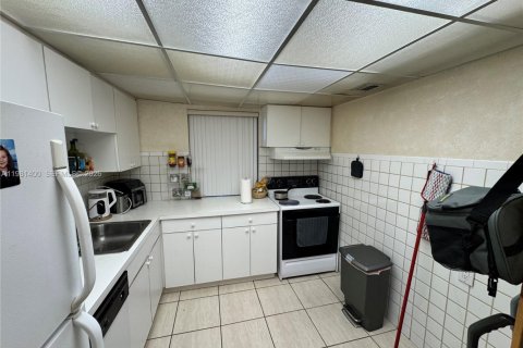 Condominio en venta en Hallandale Beach, Florida, 2 dormitorios, 85.84 m2 № 2046911 - foto 4
