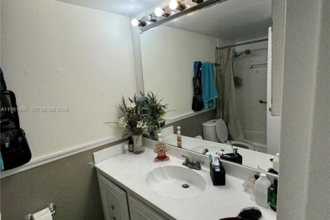 Condominio en venta en Hallandale Beach, Florida, 2 dormitorios, 85.84 m2 № 2046911 - foto 7