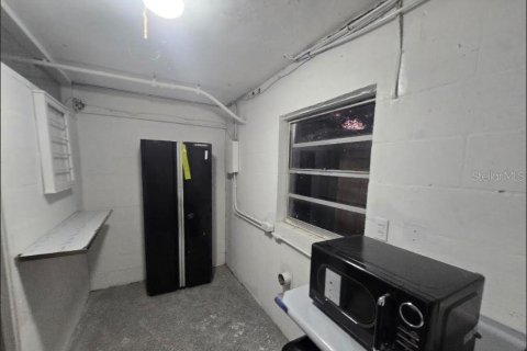 House in Orlando, Florida 2 bedrooms, 72.74 sq.m. № 2236245 - photo 11