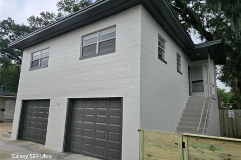 House in Orlando, Florida 2 bedrooms, 72.74 sq.m. № 2236245 - photo 2