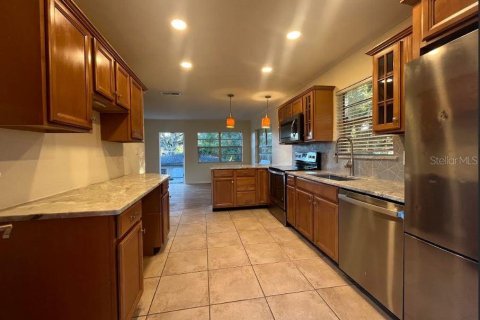 House in Orlando, Florida 2 bedrooms, 72.74 sq.m. № 2236245 - photo 3