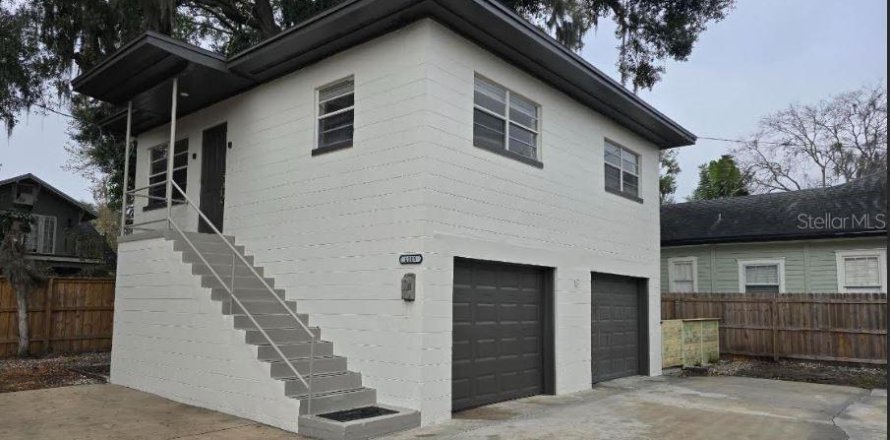 House in Orlando, Florida 2 bedrooms, 72.74 sq.m. № 2236245