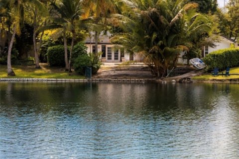 Casa en venta en Miami Lakes, Florida, 5 dormitorios, 205.22 m2 № 2030836 - foto 13