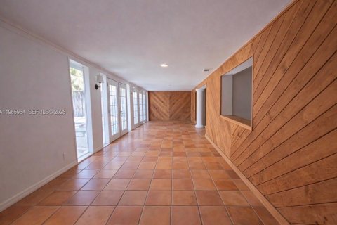 Casa en venta en Miami Lakes, Florida, 5 dormitorios, 205.22 m2 № 2030836 - foto 7