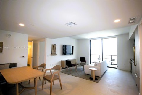 Condo in Miami, Florida, 2 bedrooms  № 1352212 - photo 2