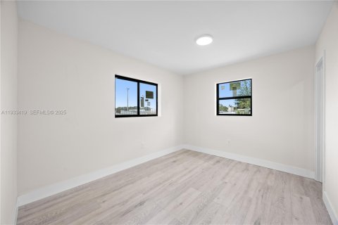 House in Miami Gardens, Florida 3 bedrooms, 114.27 sq.m. № 1992365 - photo 16