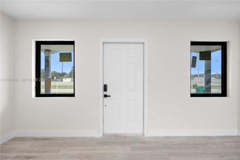 House in Miami Gardens, Florida 3 bedrooms, 114.27 sq.m. № 1992365 - photo 9