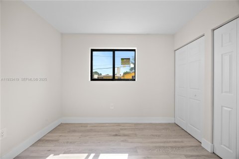 House in Miami Gardens, Florida 3 bedrooms, 114.27 sq.m. № 1992365 - photo 27