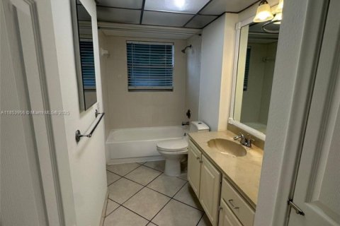 Condominio en venta en West Palm Beach, Florida, 1 dormitorio, 67.63 m2 № 1871761 - foto 10