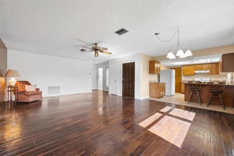 House in Sarasota, Florida 2 bedrooms, 113.25 sq.m. № 1919758 - photo 3