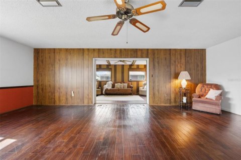 House in Sarasota, Florida 2 bedrooms, 113.25 sq.m. № 1919758 - photo 7