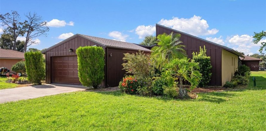 House in Sarasota, Florida 2 bedrooms, 113.25 sq.m. № 1919758