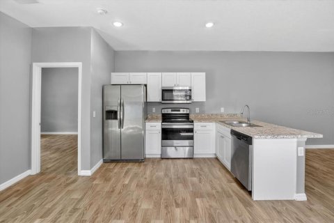 Immobilier commercial à vendre à Bartow, Floride: 6 chambres, 229.38 m2 № 2397059 - photo 8