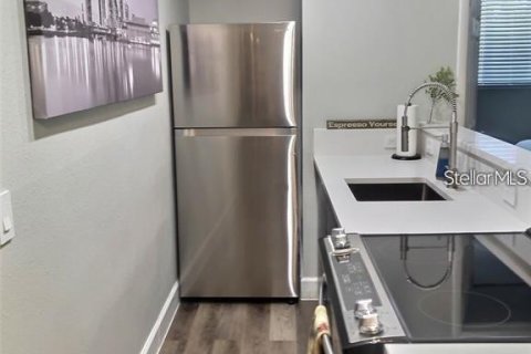 Снять в аренду кондоминиум в Тампа, Флорида 1 спальня, 50.17м2, № 2111875 - фото 2