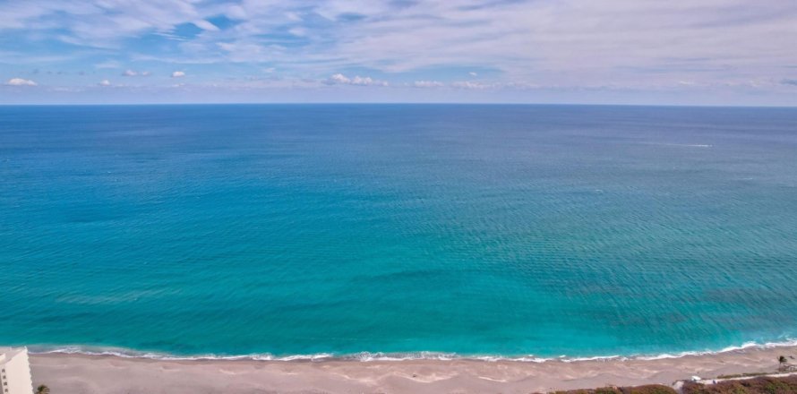 Condo in Tequesta, Florida, 2 bedrooms № 1043046