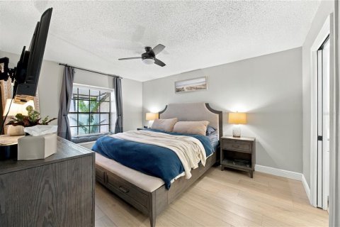 Villa ou maison à vendre à Tampa, Floride: 2 chambres, 116.31 m2 № 2429233 - photo 9
