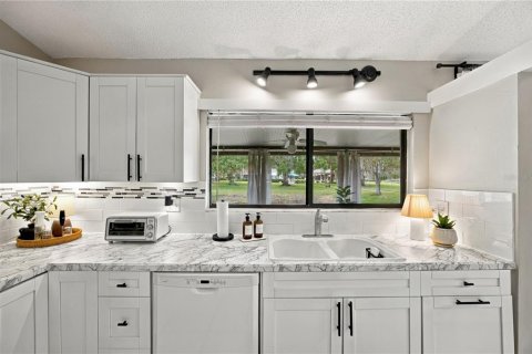 Villa ou maison à vendre à Tampa, Floride: 2 chambres, 116.31 m2 № 2429233 - photo 28