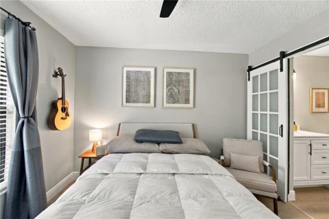 Villa ou maison à vendre à Tampa, Floride: 2 chambres, 116.31 m2 № 2429233 - photo 18
