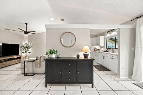 Villa ou maison à vendre à Tampa, Floride: 2 chambres, 116.31 m2 № 2429233 - photo 25