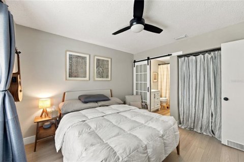 Villa ou maison à vendre à Tampa, Floride: 2 chambres, 116.31 m2 № 2429233 - photo 11
