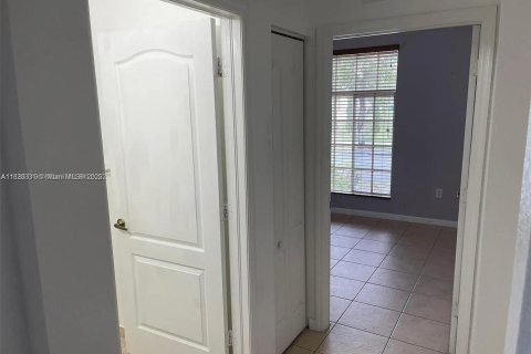 House in Homestead, Florida 6 bedrooms, 244.05 sq.m. № 1779737 - photo 7