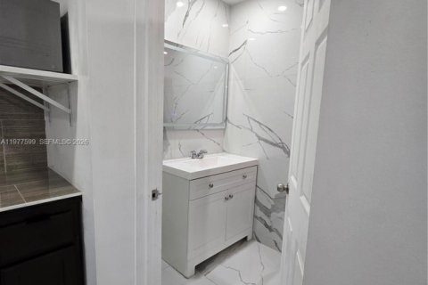 Купить виллу или дом в Флорида-Сити, Флорида 4 спальни, 188.31м2, № 2079573 - фото 9
