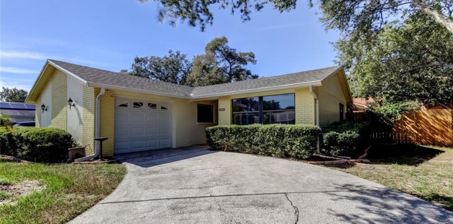Villa ou maison à Tarpon Springs, Floride 3 chambres, 97.92 m2 № 1898945