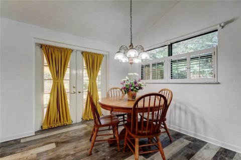 House in Tarpon Springs, Florida 3 bedrooms, 97.92 sq.m. № 1898945 - photo 5