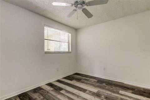 House in Tarpon Springs, Florida 3 bedrooms, 97.92 sq.m. № 1898945 - photo 13