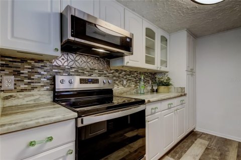 Casa en venta en Tarpon Springs, Florida, 3 dormitorios, 97.92 m2 № 1898945 - foto 29
