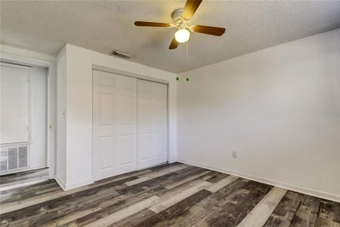 House in Tarpon Springs, Florida 3 bedrooms, 97.92 sq.m. № 1898945 - photo 21