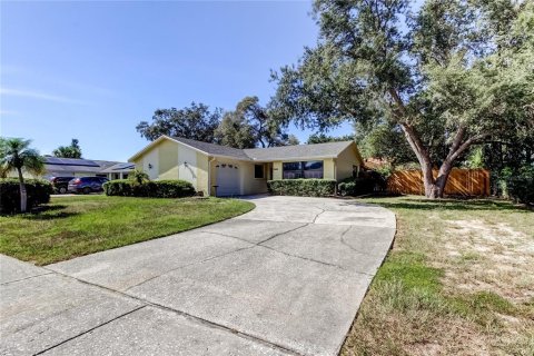 House in Tarpon Springs, Florida 3 bedrooms, 97.92 sq.m. № 1898945 - photo 2