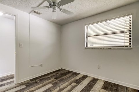 House in Tarpon Springs, Florida 3 bedrooms, 97.92 sq.m. № 1898945 - photo 16