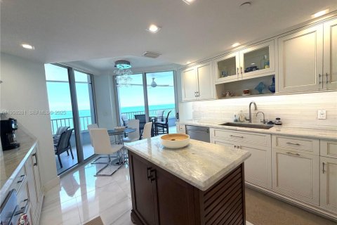 Condominio en venta en Riviera Beach, Florida, 3 dormitorios, 261.98 m2 № 2169334 - foto 4