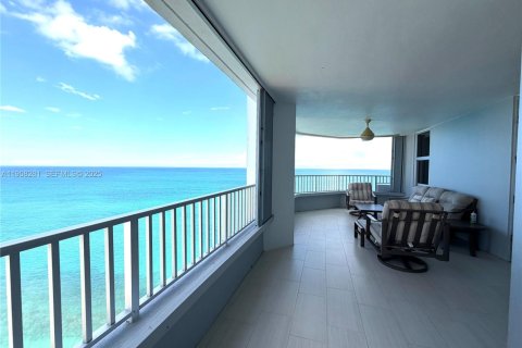 Condominio en venta en Riviera Beach, Florida, 3 dormitorios, 261.98 m2 № 2169334 - foto 2