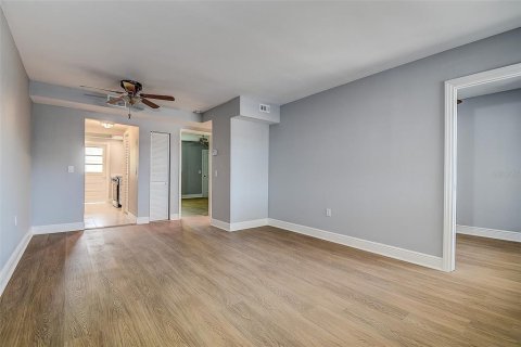 Copropriété à vendre à South Pasadena, Floride: 2 chambres, 77.85 m2 № 2166834 - photo 11