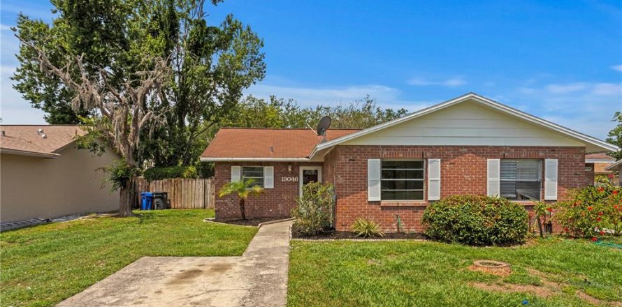 House in Tampa, Florida 2 bedrooms, 74.69 sq.m. № 1754550