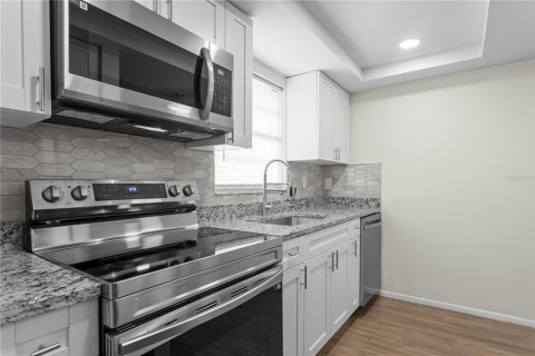 House in Tampa, Florida 2 bedrooms, 74.69 sq.m. № 1754550 - photo 12