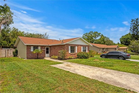 House in Tampa, Florida 2 bedrooms, 74.69 sq.m. № 1754550 - photo 2