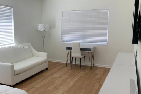 Appartement à louer à Miami Beach, Floride: 2 chambres, 69.68 m2 № 1946504 - photo 8