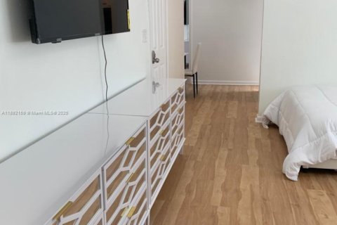 Appartement à louer à Miami Beach, Floride: 2 chambres, 69.68 m2 № 1946504 - photo 13