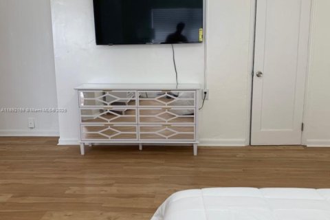 Appartement à louer à Miami Beach, Floride: 2 chambres, 69.68 m2 № 1946504 - photo 5