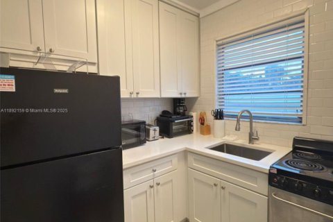 Appartement à louer à Miami Beach, Floride: 2 chambres, 69.68 m2 № 1946504 - photo 23