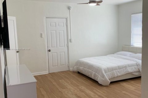 Appartement à louer à Miami Beach, Floride: 2 chambres, 69.68 m2 № 1946504 - photo 1